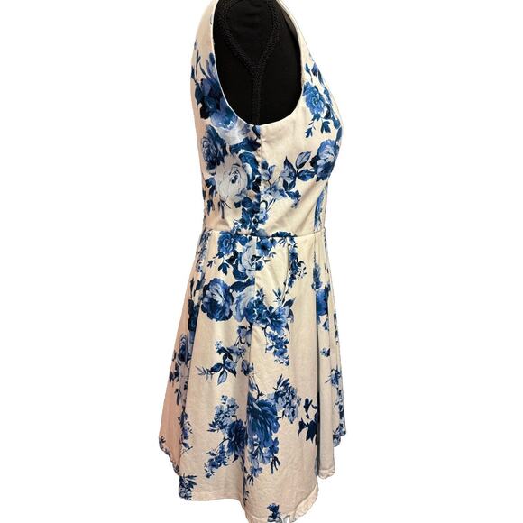 Jun And Ivy Dress Large Toile Cottage Core Coastal Blue Floral White Classic - Picture 6 of 8